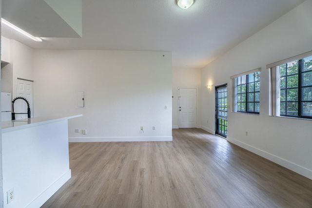 2801 Riverside Drive #301-s, Coral Springs