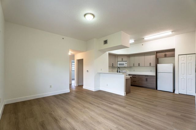 2 of 20 - 2801 Riverside Drive #301-s, Coral Springs, FL