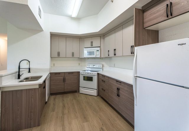 5 of 20 - 2801 Riverside Drive #301-s, Coral Springs, FL