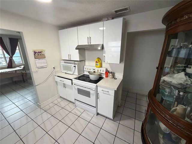 2 of 28 - 1717 Nw 16th Street, Miami, FL