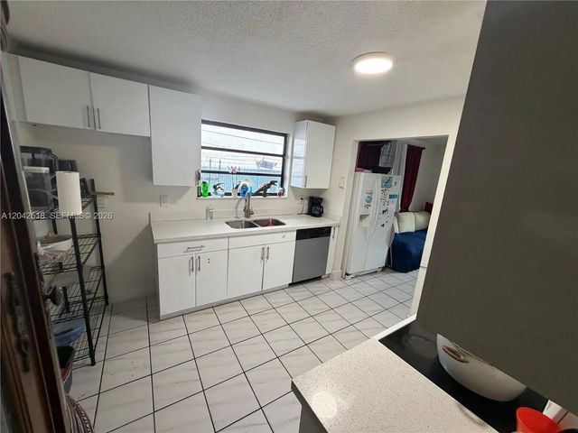 5 of 28 - 1717 Nw 16th Street, Miami, FL