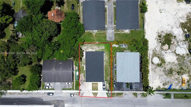 4 of 21 - 13720 Ne 2nd Court, North Miami, FL