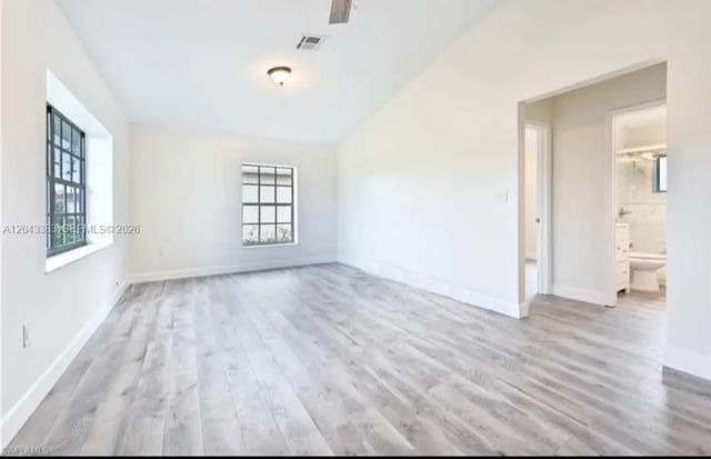 2 of 23 - 2830 Ne 4th Avenue, Naples, FL