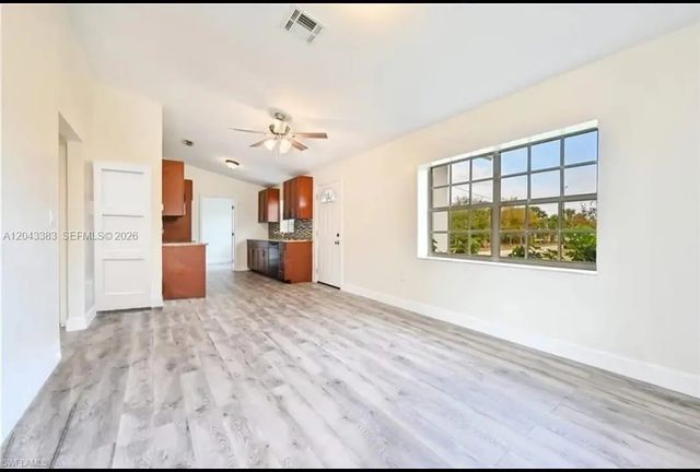 4 of 23 - 2830 Ne 4th Avenue, Naples, FL