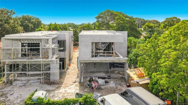 3 of 35 - 2311 Sw 61st Avenue, Miami, FL