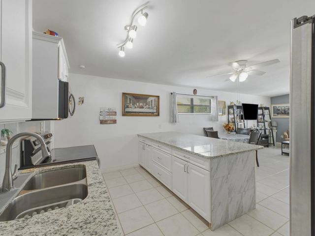 5 of 36 - 754 Hibiscus Drive, Royal Palm Beach, FL