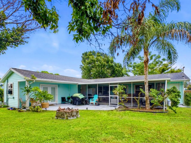 2 of 36 - 1010 Se Euclid Lane, Port St. Lucie, FL