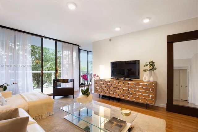 2 of 21 - 3640 Yacht Club Drive #304, Aventura, FL