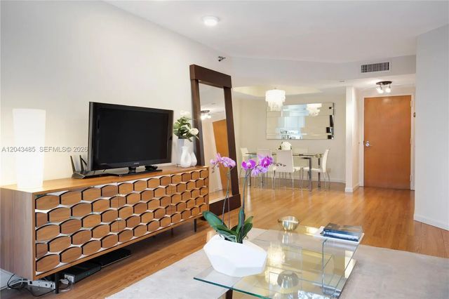3 of 21 - 3640 Yacht Club Drive #304, Aventura, FL