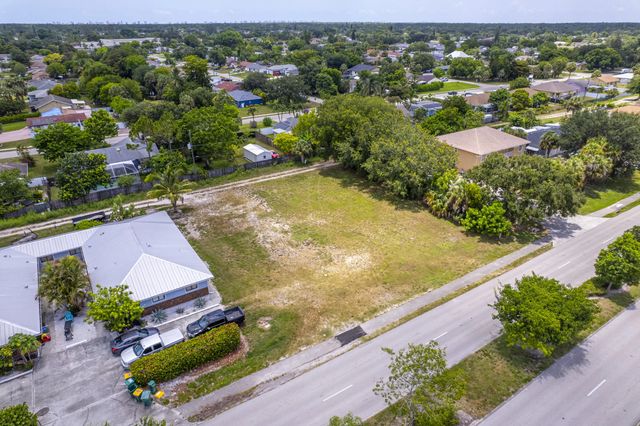 3 of 6 - 2171 Sunshine Boulevard, Naples, FL