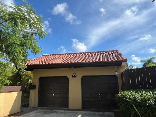 1020 Ne 202nd Terrace, Miami