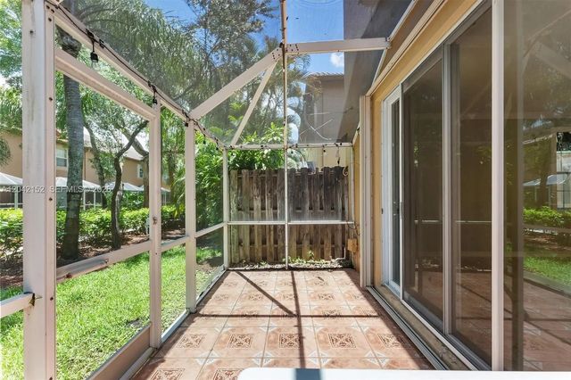4 of 38 - 1552 Barcelona Way #6-19, Weston, FL