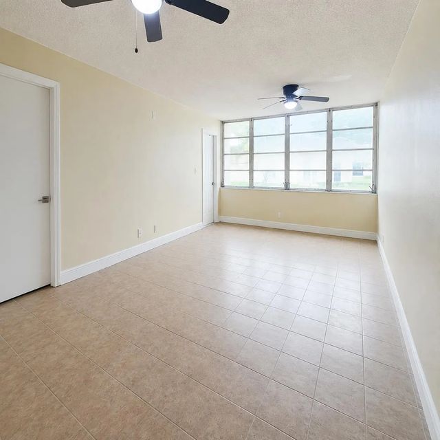 3 of 18 - 1401 Ne Miami Gardens Drive #180, Miami, FL