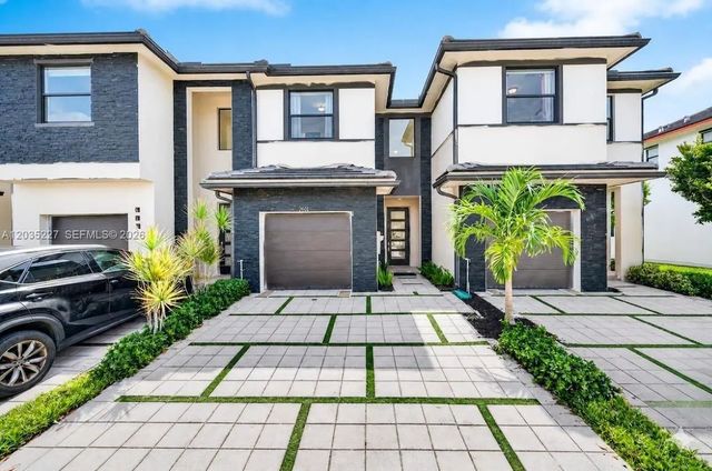15841 Nw 91st Court, Miami Lakes