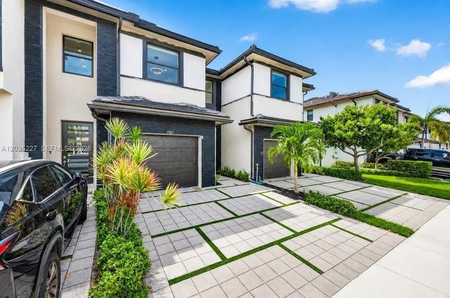 4 of 98 - 15841 Nw 91st Court, Miami Lakes, FL