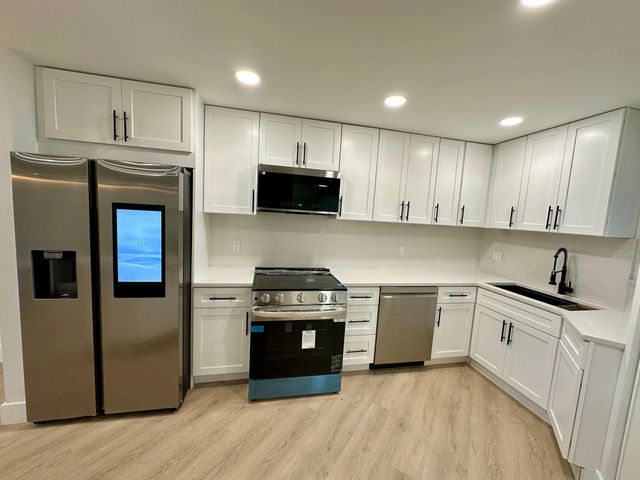 5 of 30 - 5900 Camino Del Sol #306, Boca Raton, FL