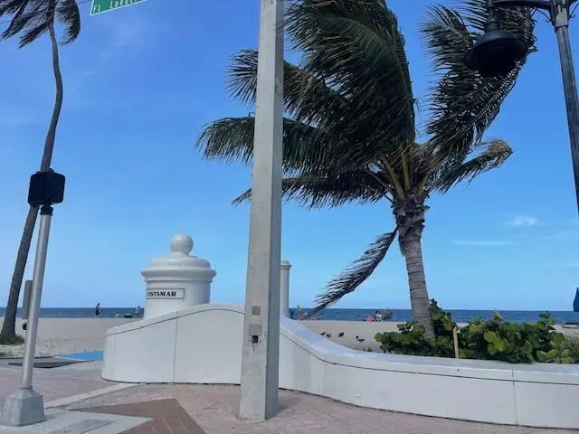 4 of 37 - 336 N Birch Road #6d, Fort Lauderdale, FL