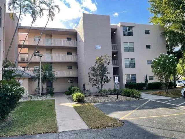 9495 Evergreen Place #102, Davie
