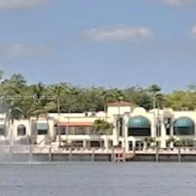 5 of 65 - 9495 Evergreen Place #102, Davie, FL
