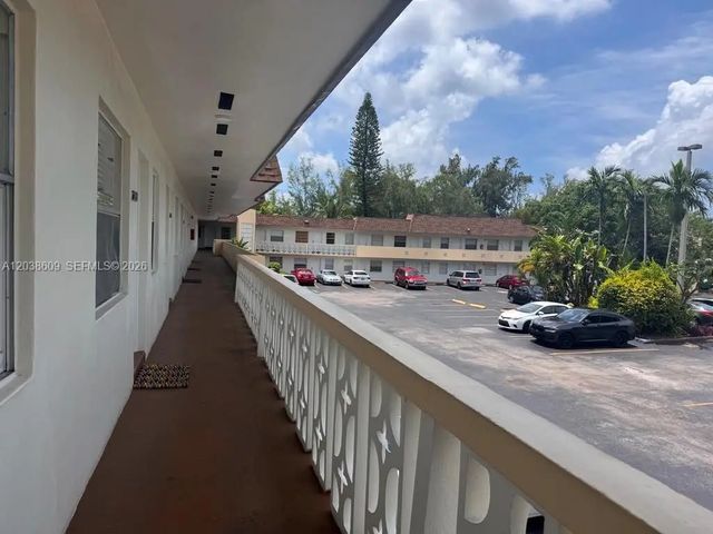 1860 Venice Park Drive #208, North Miami