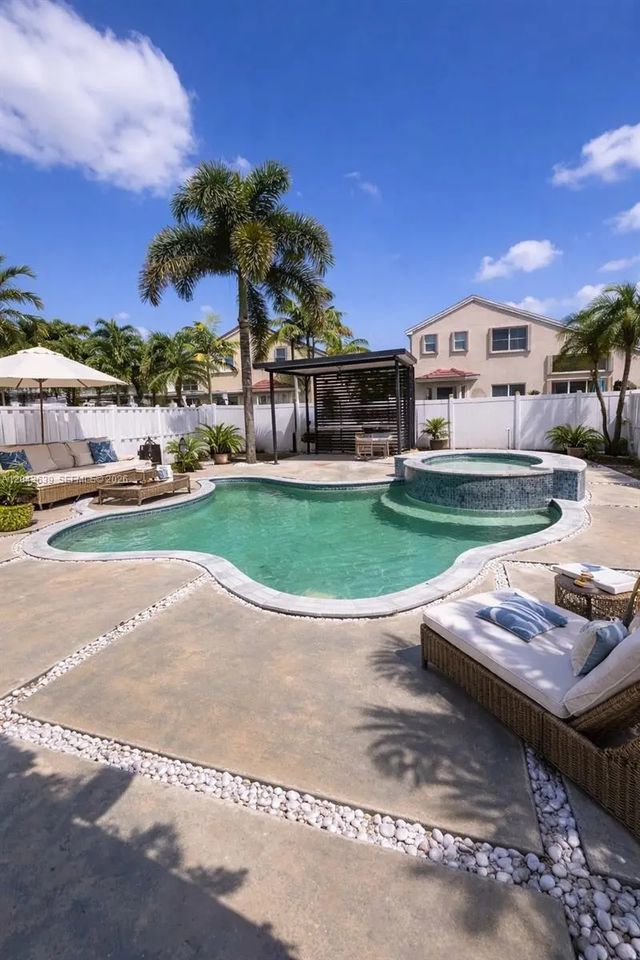 19227 Nw 22nd Street, Pembroke Pines