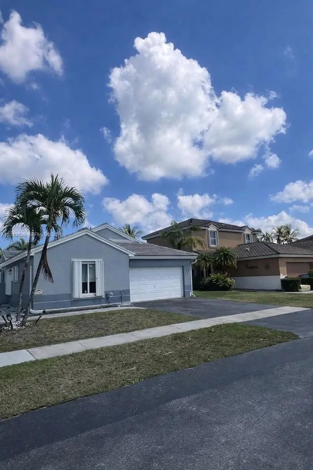 4 of 18 - 19227 Nw 22nd Street, Pembroke Pines, FL