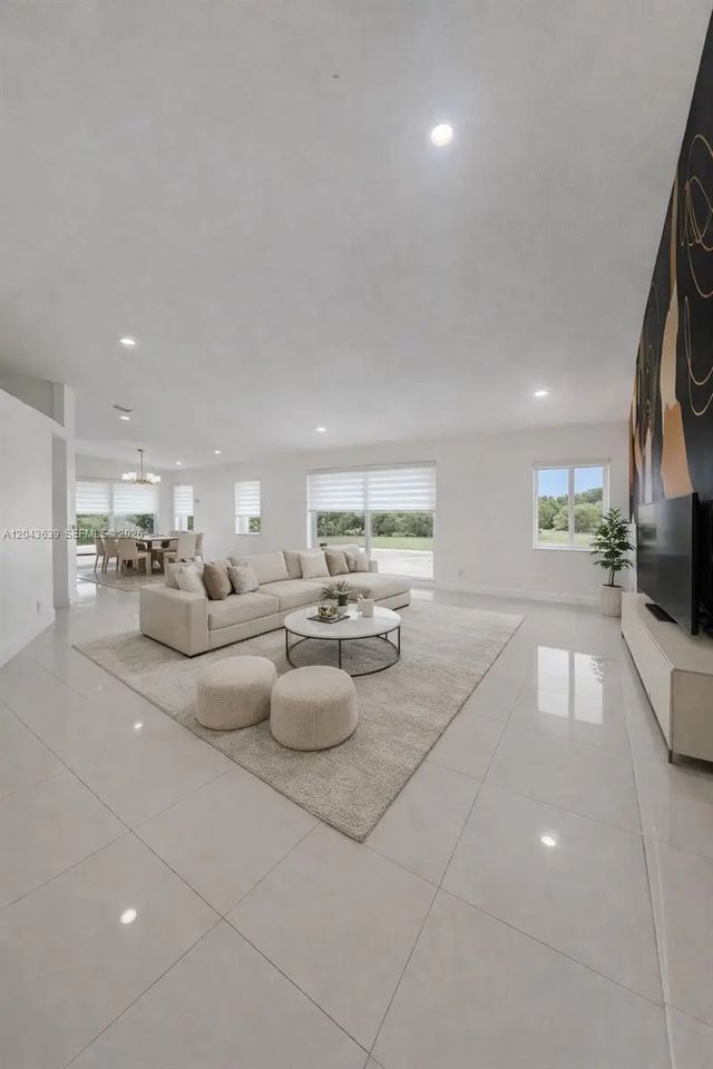 5 of 18 - 19227 Nw 22nd Street, Pembroke Pines, FL