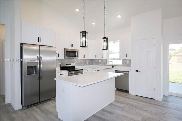2 of 45 - 3915 El Rado Avenue, Sebring, FL