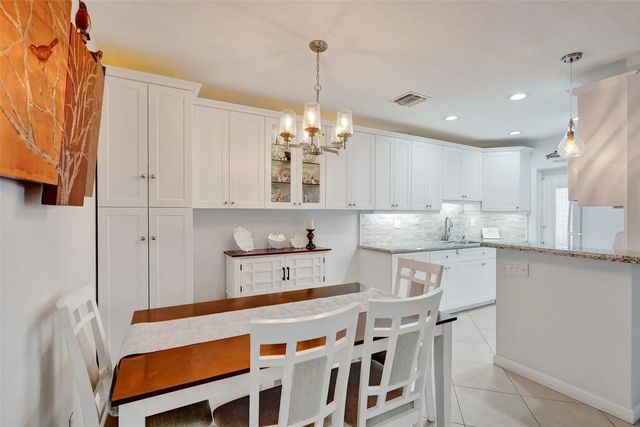 4 of 78 - 935 Se 9th Avenue #16, Pompano Beach, FL