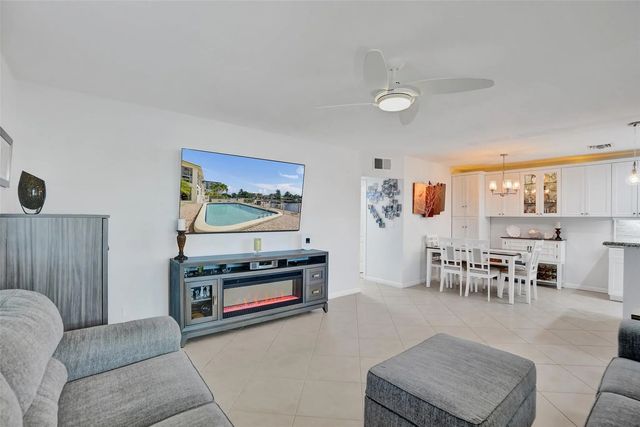 5 of 78 - 935 Se 9th Avenue #16, Pompano Beach, FL