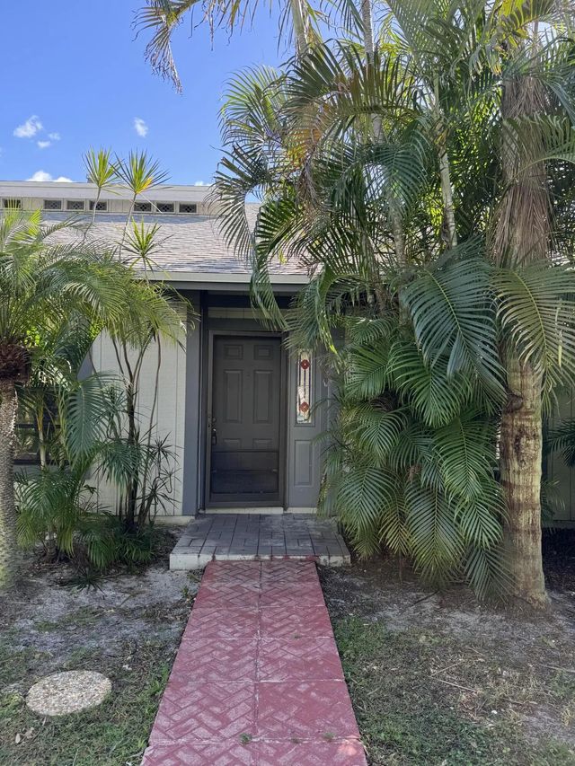 429 N Cypress Drive #c, Tequesta