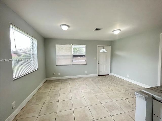 2 of 6 - 101 Nw 13th Avenue, Dania Beach, FL