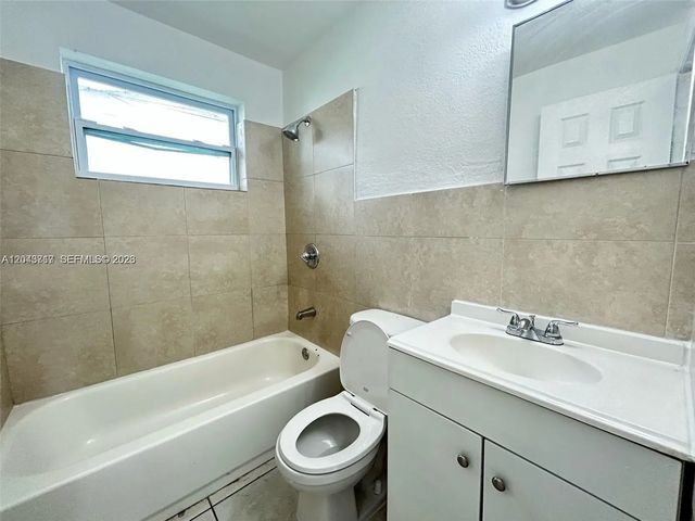 3 of 6 - 101 Nw 13th Avenue, Dania Beach, FL