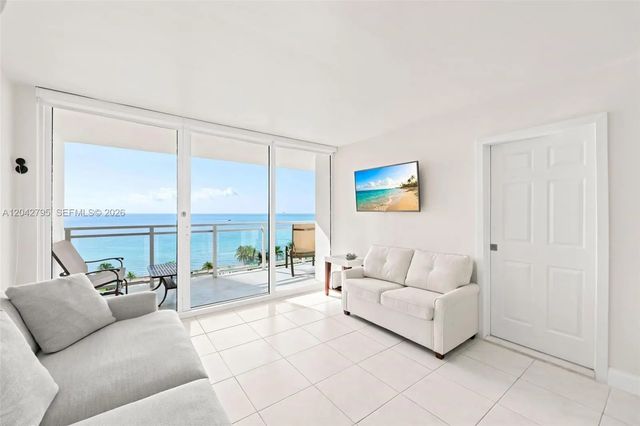 3 of 18 - 2030 S Ocean Drive #816, Hallandale Beach, FL