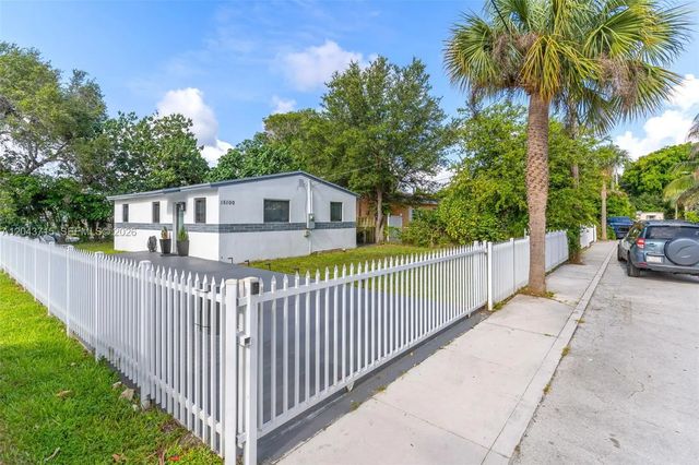 15100 Ne 14th Court, North Miami Beach