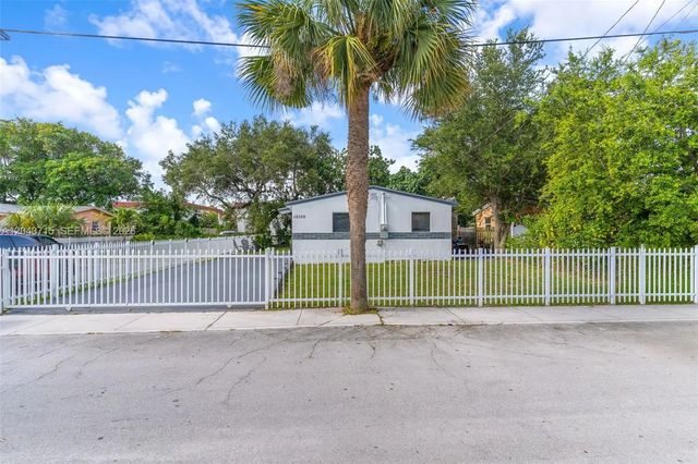 2 of 34 - 15100 Ne 14th Court, North Miami Beach, FL