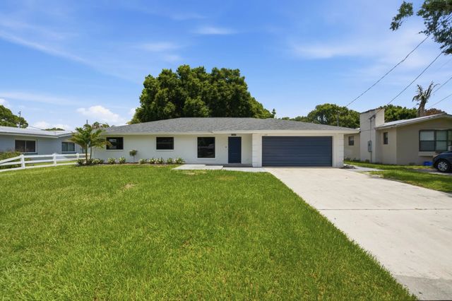 2 of 50 - 1124 Club Drive, Fort Pierce, FL