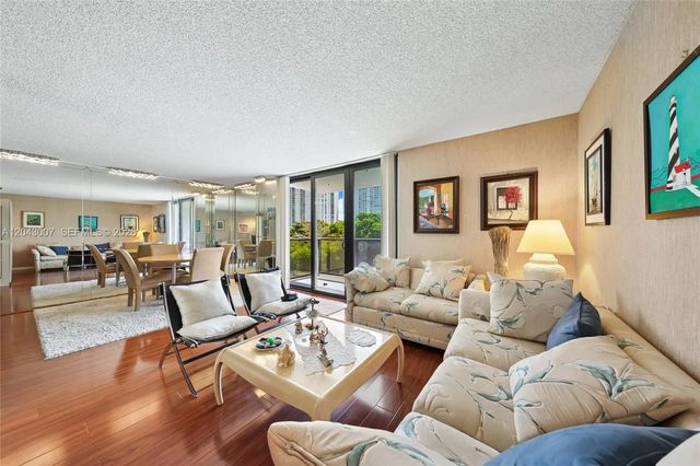 5 of 25 - 18181 Ne 31st Court #506, Aventura, FL