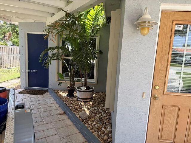 3 of 17 - 1232 Sw 1st Avenue, Pompano Beach, FL