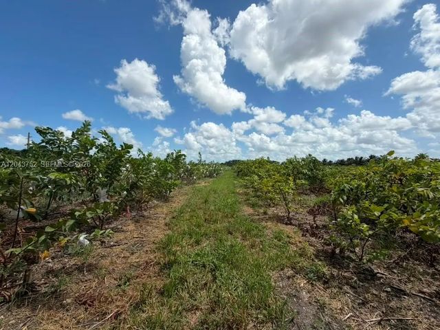 4 of 7 - 15805 Sw 205 Avenue, Miami, FL