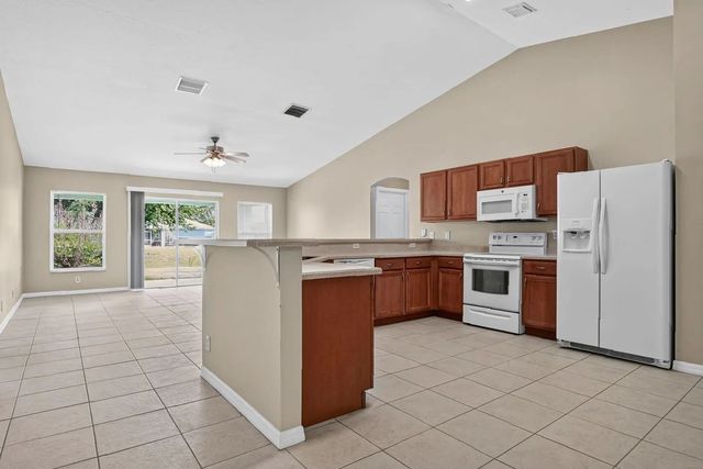 4 of 28 - 522 Sw Mccomb Avenue, Port St. Lucie, FL