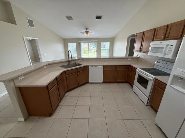 5 of 28 - 522 Sw Mccomb Avenue, Port St. Lucie, FL