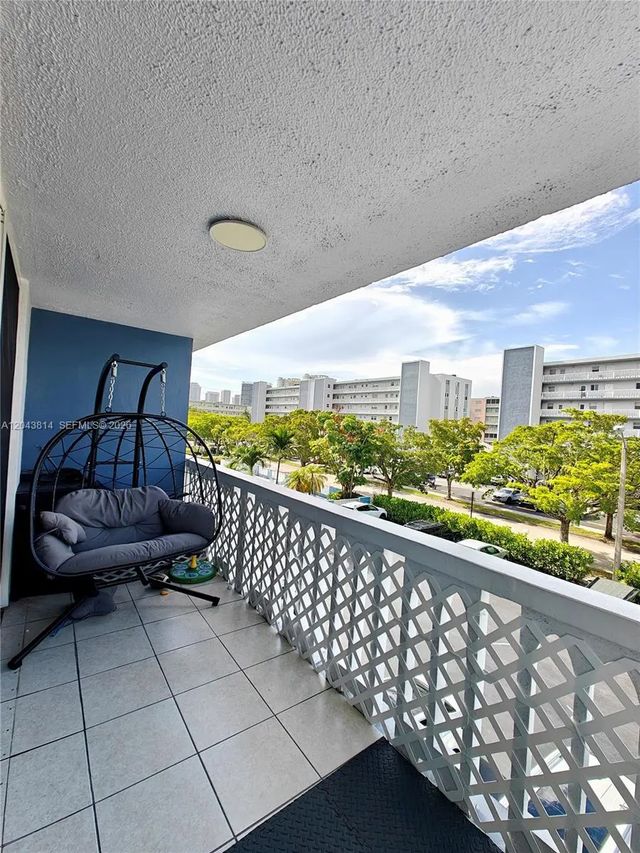 3 of 16 - 400 Ne 12th Avenue #306, Hallandale Beach, FL