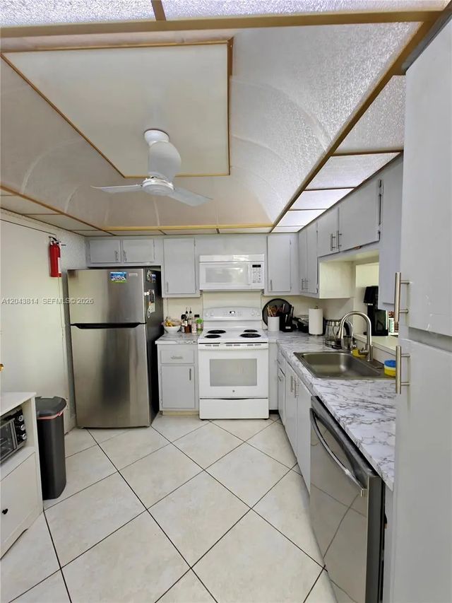 4 of 16 - 400 Ne 12th Avenue #306, Hallandale Beach, FL
