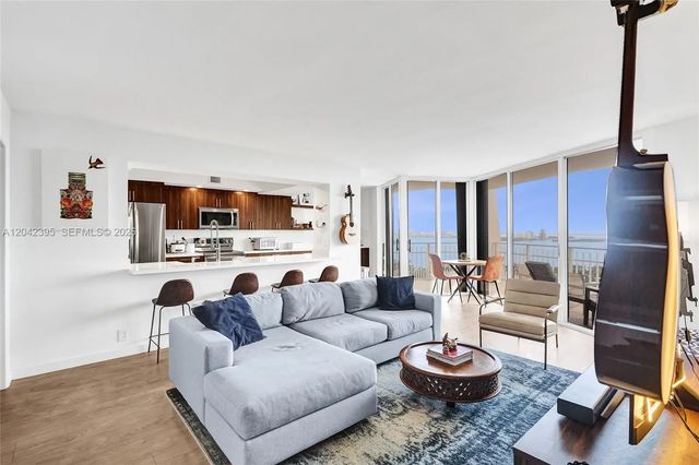 3 of 39 - 2000 Towerside Terrace #ts8, Miami, FL