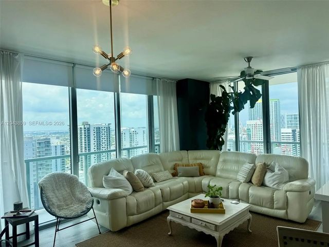 1111 Sw 1st Avenue #3225, Miami