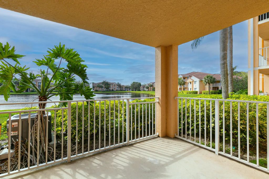 281 Sw Palm Drive #102, Port St. Lucie