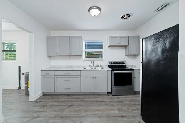 5 of 27 - 317 Nw 14th Street, Belle Glade, FL