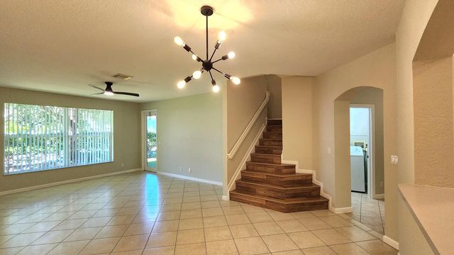 5 of 25 - 2124 Oakmont Drive, Riviera Beach, FL