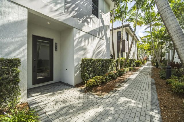 4 of 51 - 8272 Nw 44th Terrace, Doral, FL